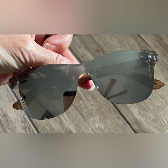 HAVOC mirrored sunglasses with wood grain, Unisex! NEW IN BOX - Picture 3 of 4